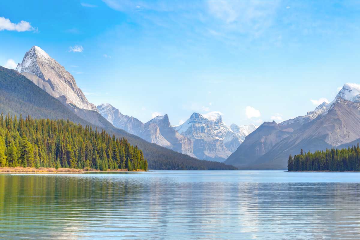 Your Essential Guide to Maligne Lake in Jasper National Park
